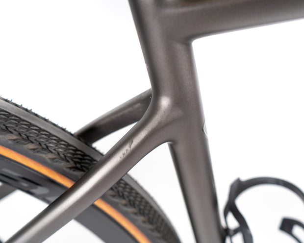 [D&R Pre-Owned] 2022 Specialized Creo SL Expert Carbon EVO - Gun/Whtmtn L