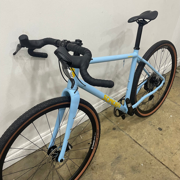 Demo Bike / Camino Al / Medium / Sky